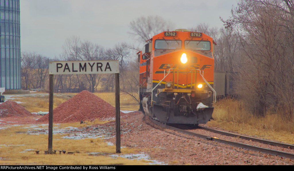 BNSF 5762